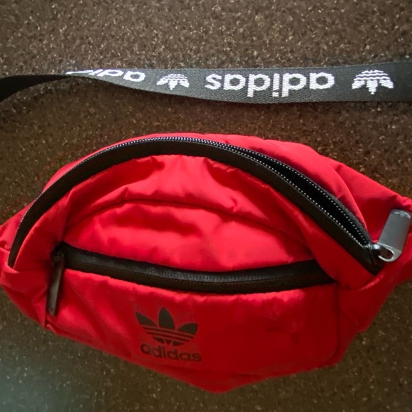 Original Adidas Cherry Red Crossbody/Waist Pack - Picture 2 of 4